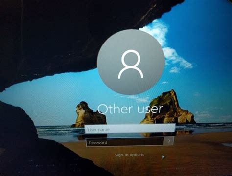 Hide Your Name Photo And Email From Windows 10 Logon Screen