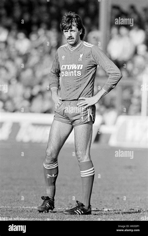 Mark Lawrenson Liverpool Fc 07 March 1987 Stock Photo Alamy