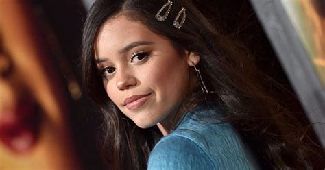 The New Scream Trailer Is Here And Wednesdays Jenna Ortega Is In