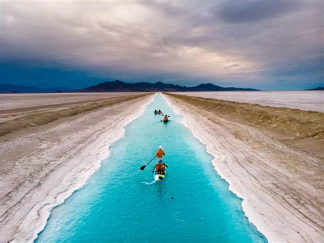 The bonneville salt flats are an exceptionally flat, hard and dry area in utah's west desert. Bonneville Salt flats in Utah in 2020 | Kayaking, Utah ...