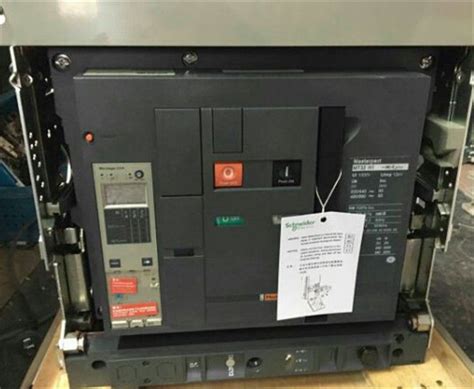 Nt Mt Schneider Electric Molded Case Breakers 1600a Acb Air Circuit