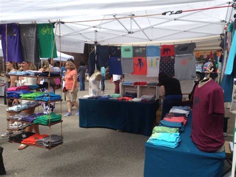 Shirt display, T-shirt display, Vendor displays