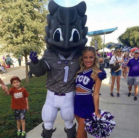 Meet Tcu Cheerleader Peyton Mabry Peyton Mabry Tcu Cheerleaders Peyton