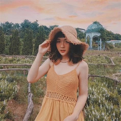 Phim về nhà đi con ngoại truyện tập 1 full vtv giải trí 2019 khai thác cuộc sống của gia đình ông sơn sau phần phim chính với những câu chuyện mới phát sinh trong bối cảnh và thời gian cách xa quãng thời gian trong phim. Cô gái hôn Ánh Dương trong "Về nhà đi con" ngoại truyện là ...