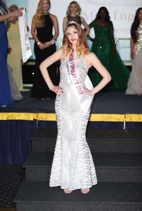 Kayla Dickinson 19 Crowned Miss Popularity At Miss Lincolnshires Miss Newark Miss Grantham