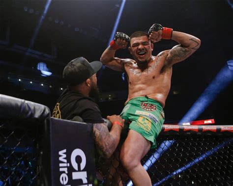 0 ratings0% found this document useful (0 votes). Jose Estrada meets Leonardo Morales - Combate Global ...