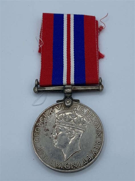 Original Ww2 British War Medal And Ribbon 1939 44