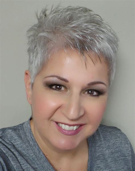 A short haircut gives a woman a special charm. 2020 Popular Short Shaggy Gray Hairstyles