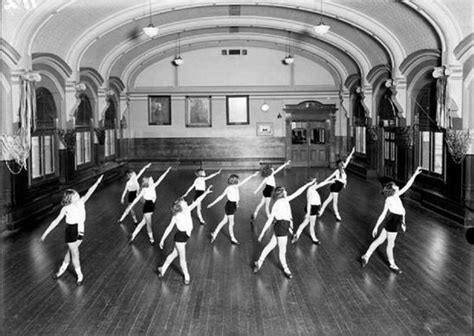 Flinders Street Station Ballroom Melbourne Australia Atlas Obscura