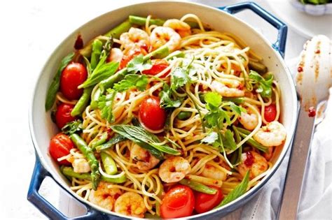 Spicy prawn spaghetti | Spicy prawns, Spaghetti recipes, Prawn spaghetti