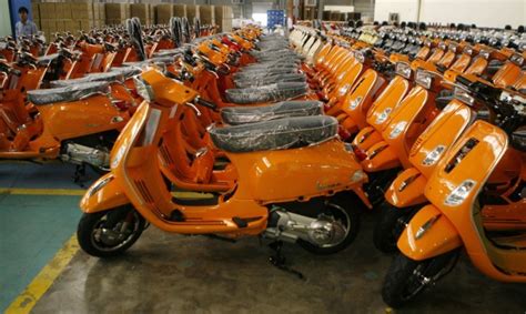 Piaggio is going to launch the vespa red in india on 3 october. Piaggio to Launch Vespa 946 in India Later this Year ...