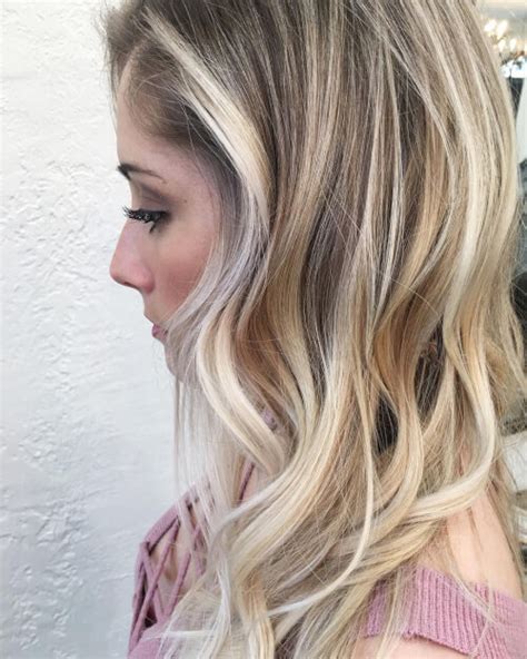 I always get questions on how i maintain my hair while traveling, so i'm excited to share tips on how you can highlight blonde hair on the go! 39 Stunning Blonde Highlights of 2020 - Platinum, Ash ...