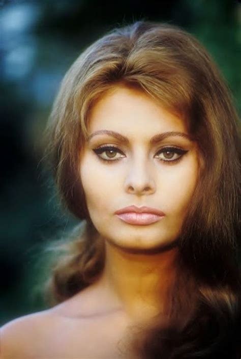 Classic Beauty Icon Of Italy 35 Stunning Color Photos Of Sophia Loren