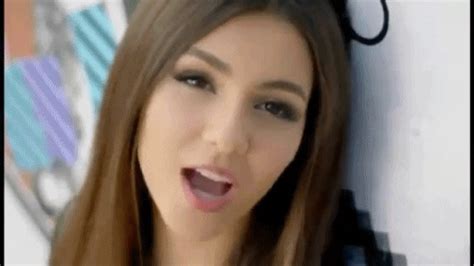 helps victoria justice find and share on giphy