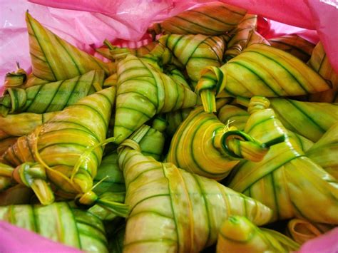Cara membuat ketupat palas tradisi negeri kelantan. Airtangan Cik Siti: Ketupat Daun Palas