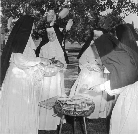 nuns monastic habits nun catholic nuns monastic