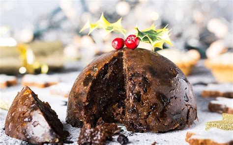 Traditional irish christmas cake ingredientsirish central. Traditional Irish Christmas pudding with brandy butter ...