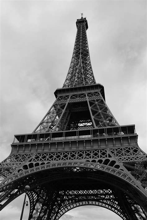 Eiffel Tower At Night Wallpaper Black And White