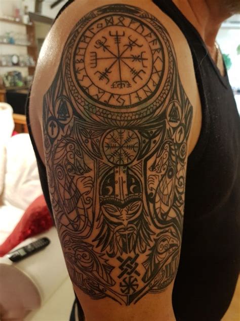 Top 57 odin's ravens tattoo ideas 2021 inspiration guide rooted deep in ancient norse mythology, the ravens huginn and muninnn are a powerful tattoo choice for the thoughtful and wise. Pin by Krausz Lajos on tattoos | Viking tattoos, Viking ...