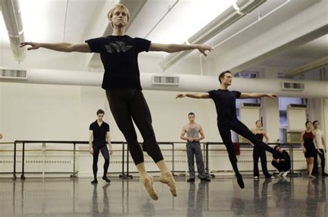 Male Ballet Dancers Have Very Strong Leaps Male Ballet Dancers