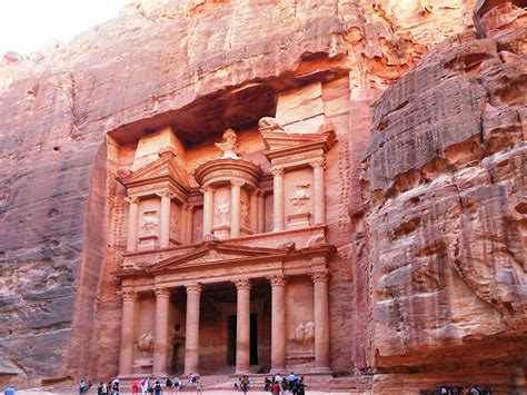 Famous Historic Buildings And Archaeological Sites In Jordan Petra