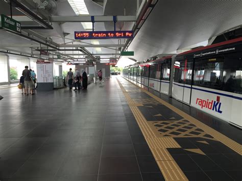 Scheme and satellites photos view; Awan Besar LRT Station - klia2.info