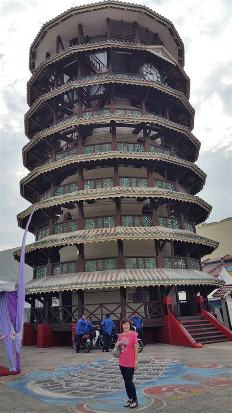 If you have never been to the leaning tower of pisa, here is a good place to see something that looks just like the popular tower in italy. Xing Fu: VISITING THE LEANING TOWER OF TELUK INTAN
