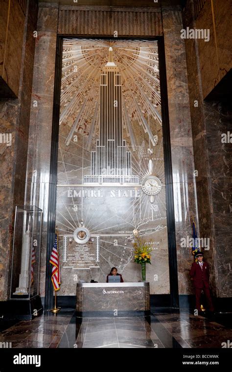 Entrance Of The Empire State Building In Nyc Stock Photo Alamy