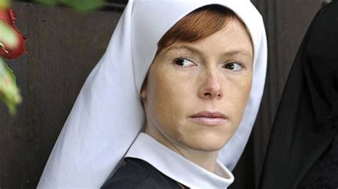 Um Himmels Willen Bekannte TV Nonne Zieht Vor Polizisten Blank