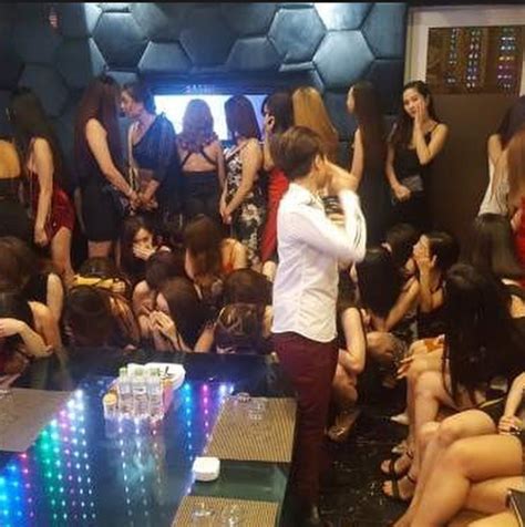 Shutterstock 컬렉션에서 hd 화질의 가라오케 나이트네온 사인, 빛나는 로고, 기호, 스톡 이미지와 수백만 개의 사용료 없는 다른 스톡 사진, 일러스트, 벡터를 찾아보세요. 호치민 가라오케 " 졸리가라오케 " 술값 및 도우미 비용 안내 ...