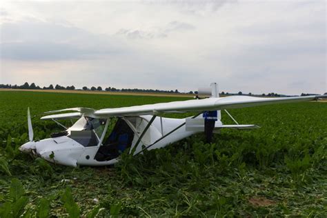 Bei einem flugzeugabsturz in südafrika sind zwei menschen ums leben gekommen. LeineBlitz: Zwei Verletzte bei Flugzeugabsturz bei Harkenbleck