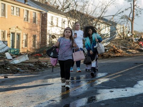 Death Toll Tops 26 As Tornadoes Tear Through Us Midwest And South