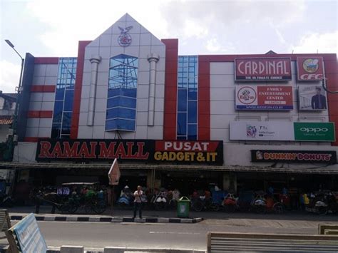 Advertising Indonesia Profil Ramai Mall Yogyakarta