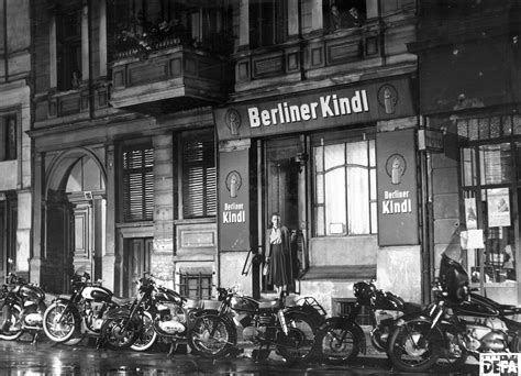 An der sektorengrenze berlins wird ein volkspolizist erschossen. Filmdetails: Tatort Berlin (1957) - DEFA - Stiftung