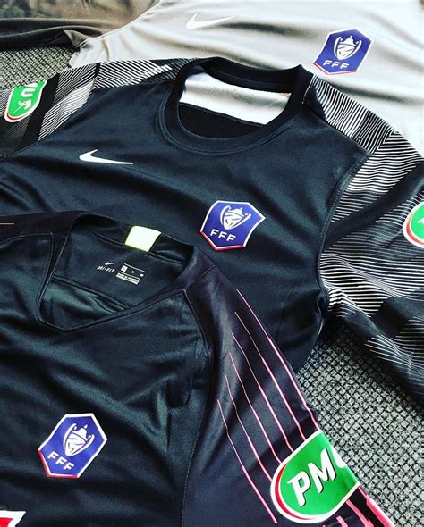 The column on the right displays the. Les maillots du quatrième tour de la Coupe de France 20-21 ...