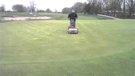 If incorrectly used, this machine can cause severe injury. Turning a Greens Mower Jacobsen - YouTube
