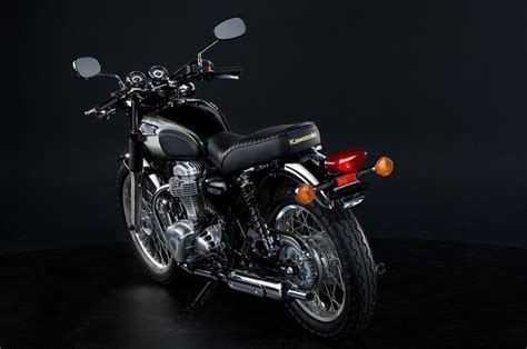 The w800 is the result of a thorough pursuit of the beauty and ride feel possessed by vintage motorcycles. 2011 Kawasaki W800 price - Autoesque