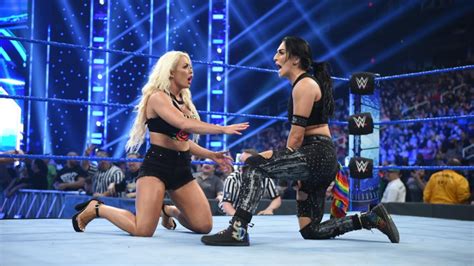 Photos Otis Rescues Mandy During Sonyas Match Against Alexa Wwe