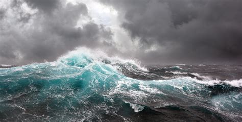 Sea wave during storm in north part of Atlantic ocean | TradeWpower AS