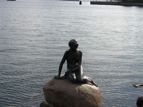 Asisbiz Little Mermaid Statue Copenhagen Harbor Denmark 01