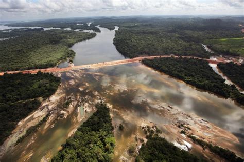 Photos From Brazis Controversial Belo Monte Hydroelectric Dam