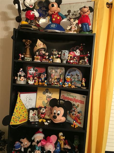 Mickey Mouse Collection Display Mickey Mouse Bedroom A Casa Do Mickey
