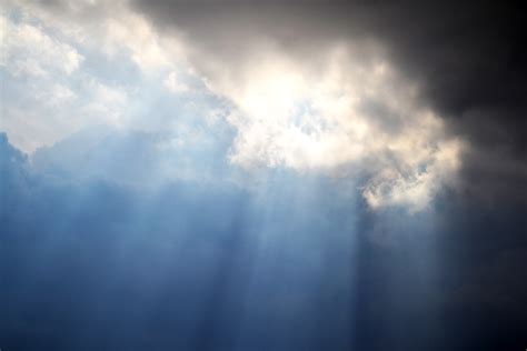 Sun Rays Through The Clouds 4k Ultra Papel De Parede Hd Plano De