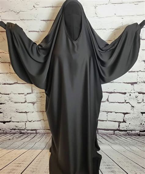 Pin by Ayşe Eroğlu on Niqab Burqa veils masks Arab girls hijab Niqab Girl hijab