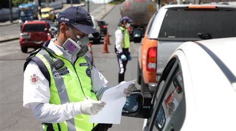 En función de esos horarios, los vehículos en quito podrán circular así: Nueva modalidad de restricción vehicular - Quito Informa