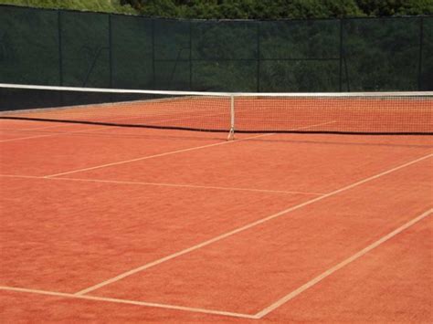 What types of tennis courts are there? clay court - Dobbs Tennis Courts, Inc.