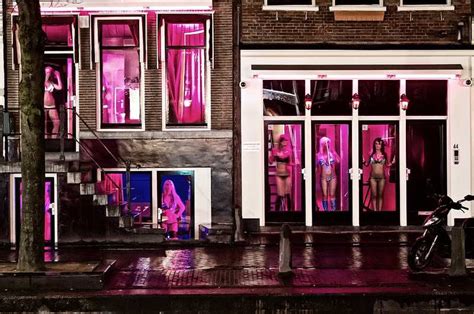 amsterdam nightlife red light district of amsterdam weareholidays