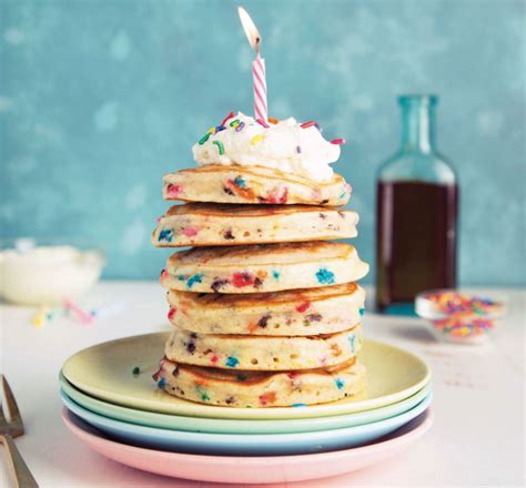 Elegante e golosa ecco la torta tiramisù per un compleanno gourmet. 1001 + Idee per Torte di compleanno facili da fare in casa