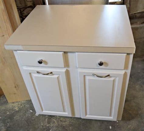 Do you suppose kitchen cabinet contact paper looks nice? Contact Paper Kitchen Counter - 2 Years Later - The ...