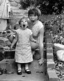 Shirley MacLaine and her daughter Sachi photographed by Allan Grant in ...
